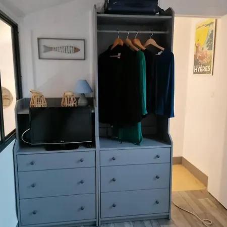 For 4 People With Wifi, Parking, And Garden بيت للعطل *