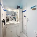 For 4 People With Wifi, Parking, And Garden *