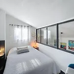 Дом отдыха For 4 People With Wifi, Parking, And Garden *