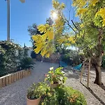For 4 People With Wifi, Parking, And Garden *