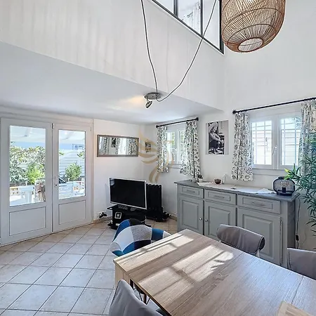 Hébergement de vacances For 4 People With Wifi, Parking, And Garden