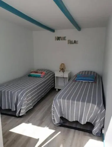 For 4 People With Wifi, Parking, And Garden 펜션 Saint-Raphaël